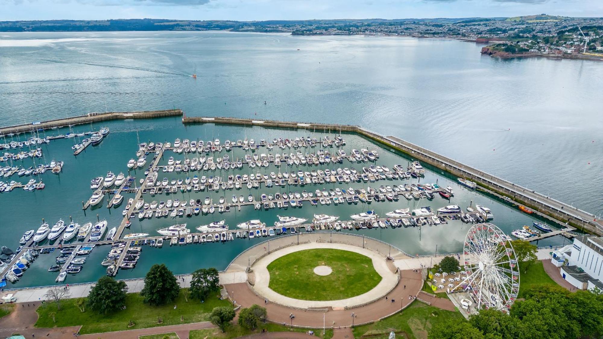 Sovereign House - Close To Harbour With Parking トーキー エクステリア 写真